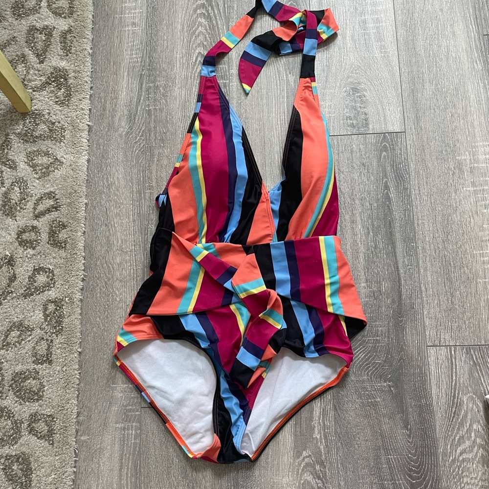 Super cute ModCloth wrap swimsuit!